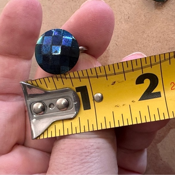 Vintage Multifaceted Blue Round Earrings. Clip On. Simple. - Picture 4 of 5